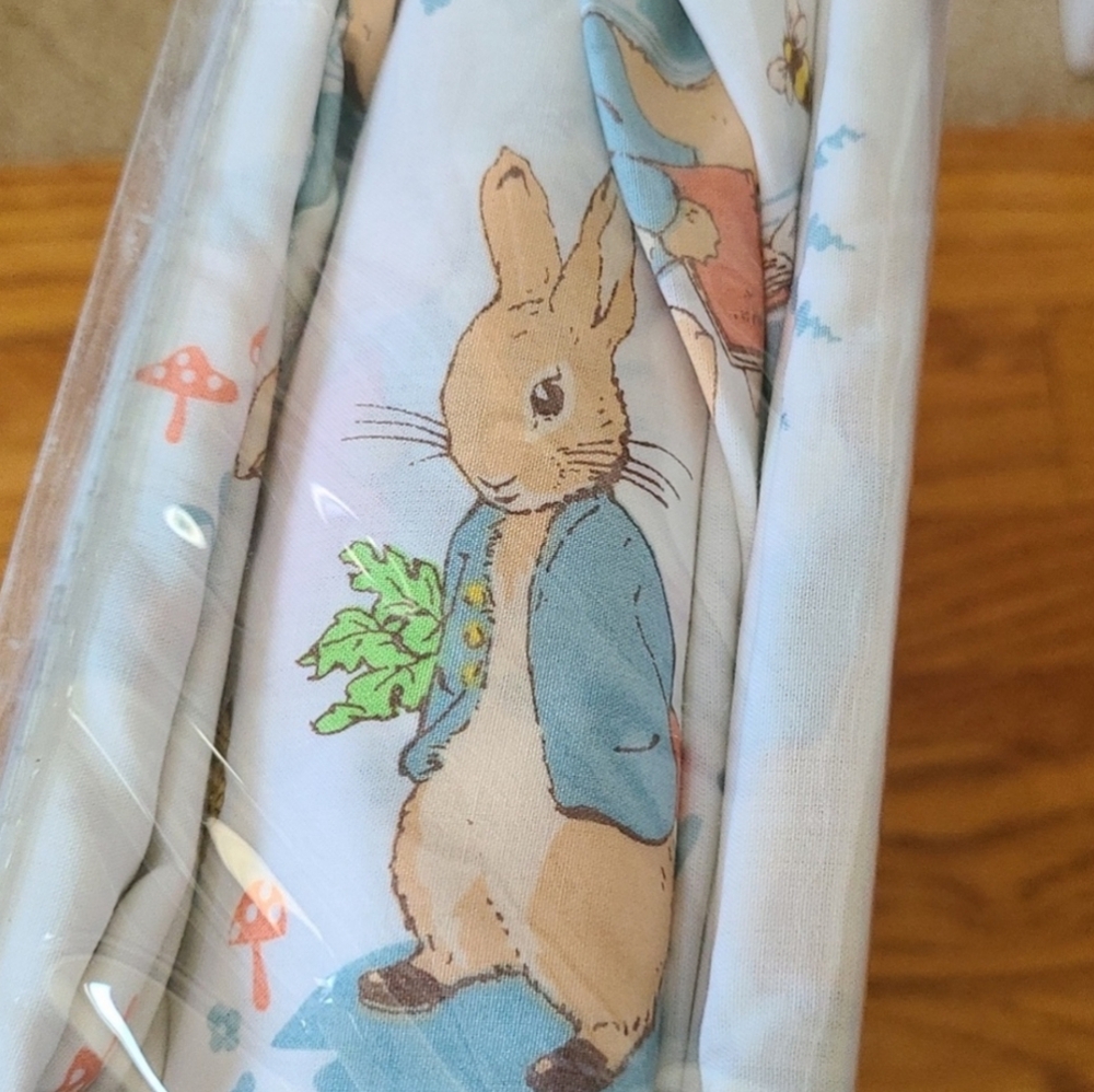Peter Rabbit Blanket & Sheet Set 🥕 4 Piece Set - Picture 6 of 12